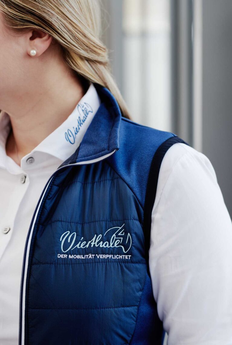 Vierthaler Arbeits-Weste und Hemd mit Logo